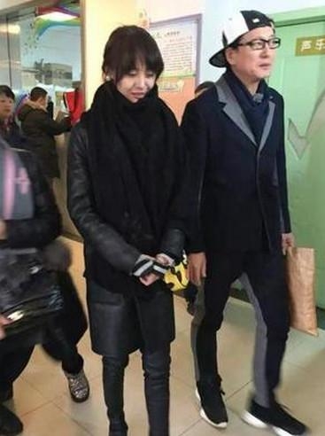 郑爽爸爸妈妈颜值都逆天，郑爽却是家里最丑的？