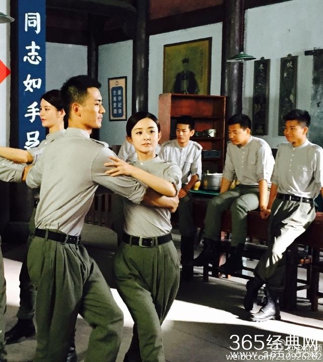 走出乔任梁伤痛的赵丽颖终于更新微博，网友的评论又炸了