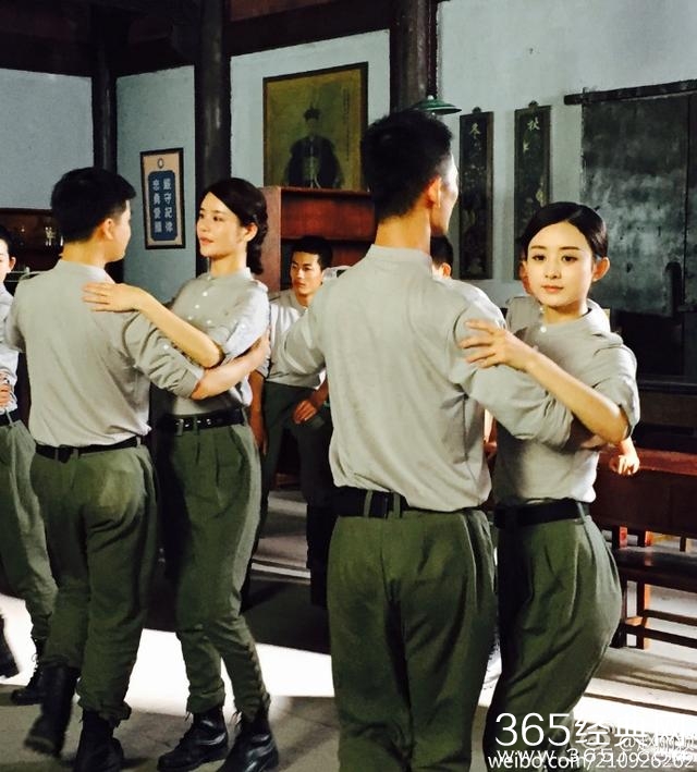 走出乔任梁伤痛的赵丽颖终于更新微博，网友的评论又炸了