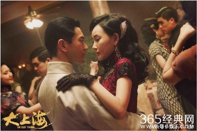 出道就被王晶徐克力捧，首部电影跟周润发黄晓明合作，肯定会红