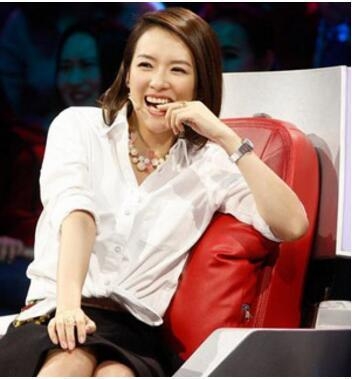 原来这么多明星爱咬手指，李易峰、杨洋、郑爽还有他们