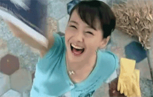 用GIF动态来表述网友们说的月抛型郑爽脸，你们觉得的呢？