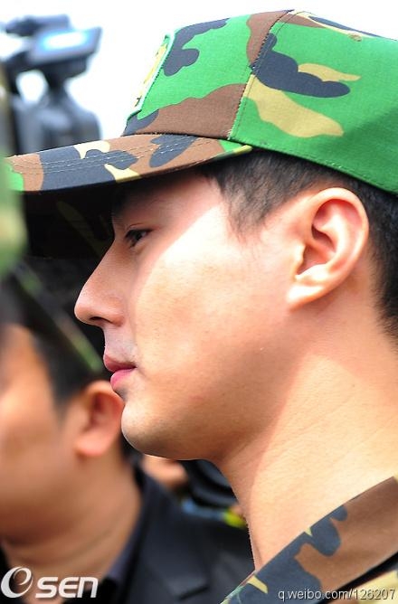 赵寅成。春风十里，不如睡你