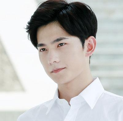 关于“男演员拍戏涂不涂口红”，终于有男星现身说法了