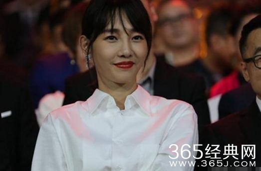 看到baby拿奖后得意忘形地大笑，白百何一个苦笑看懂了内幕