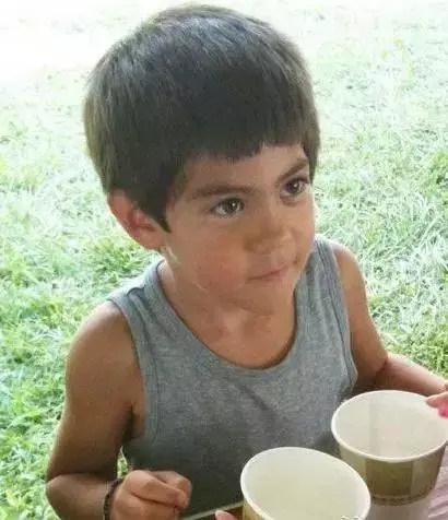 搞笑：一大批明星“私生子”曝光，不像你打我