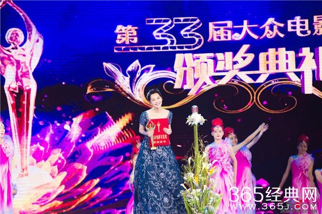 看到baby拿奖后得意忘形地大笑，白百何一个苦笑看懂了内幕