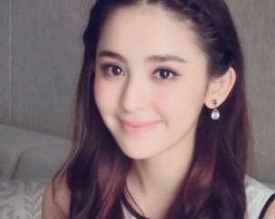 微微一笑很倾城，赵丽颖郑爽赵薇谁的笑容最倾城？