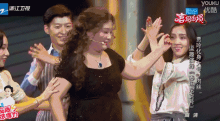 追忆去世妈妈，自嘲被男友抛弃，贾玲告诉你虐心的喜剧会笑着流泪