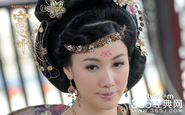 千亿家业衰败，最上镜的港姐现淡出娱乐圈，称：不再与TVB续约