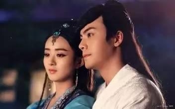 赵丽颖 陈伟霆隔空传情 网友：你们快“恋爱”