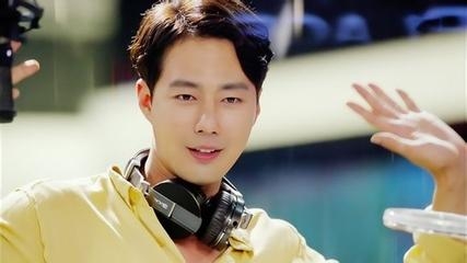 赵寅成。春风十里，不如睡你