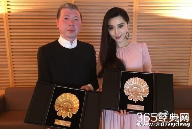 冯小刚脸部红肿僵硬，网友心疼齐呼：快打假去