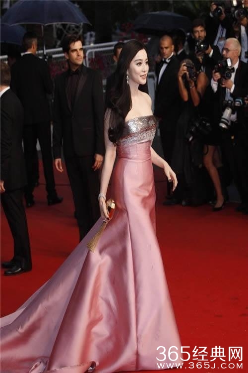 范冰冰：傍大佬也能傍出风骨，走红毯也能走成影后