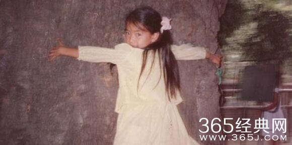 她四次插足别人感情被骂绿茶婊，如今洗白成女神，娱乐圈假白莲花