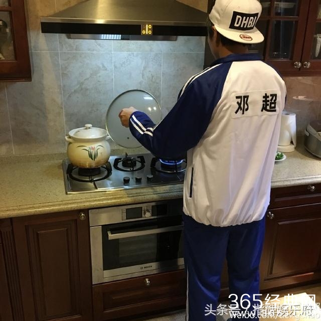 孙俪生日邓超下碗长寿面给她吃 然而评论污得不能看