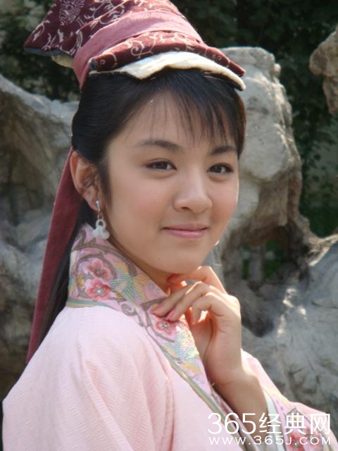 9岁学戏，是郑恺陈赫同学，搭胡歌爆红，自爆潜规则往事令人心疼