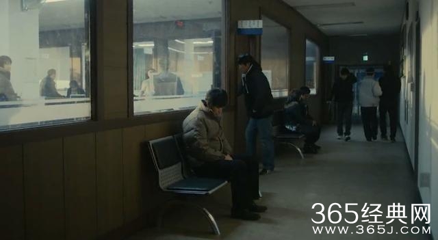 女儿被“奸杀”“录像”！愤怒的父亲砸碎了罪犯的“蛋”！