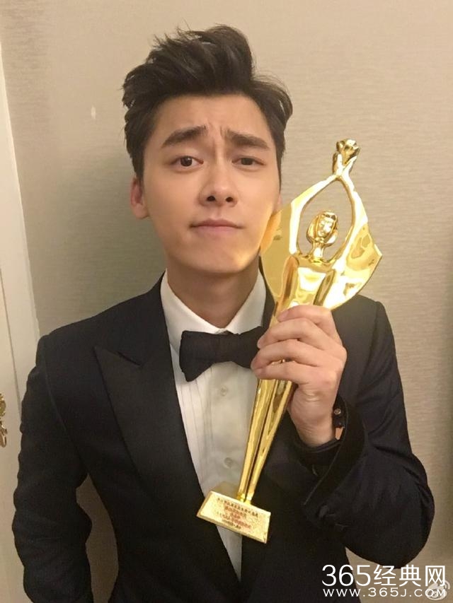 今天的李易峰和当年的潘玮柏神相似，但愿李易峰不是第二个潘玮柏