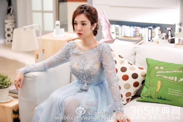 9岁学戏，是郑恺陈赫同学，搭胡歌爆红，自爆潜规则往事令人心疼