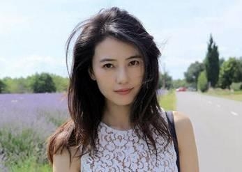 她四次插足别人感情被骂绿茶婊，如今洗白成女神，娱乐圈假白莲花