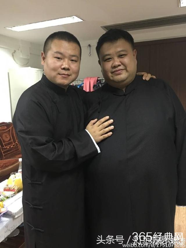 岳云鹏睡前晒自拍点名杨洋，网友：买家秀与卖家秀！