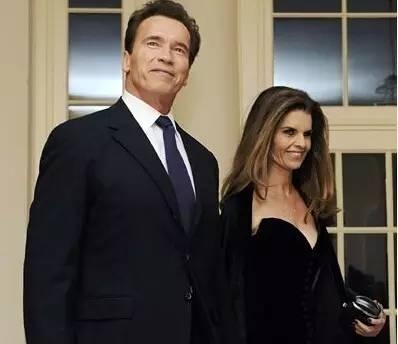 特朗普和希拉里大辩论之前第一个该感谢的人，是施瓦辛格