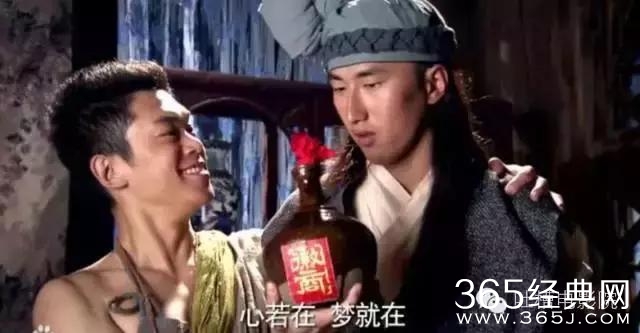 现在广告里插影视剧都插得好专业