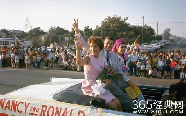 特朗普和希拉里大辩论之前第一个该感谢的人，是施瓦辛格