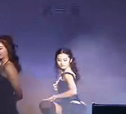 小花里跳舞最好的是刘诗诗、胖迪，舞姿最蠢萌的居然是赵丽颖