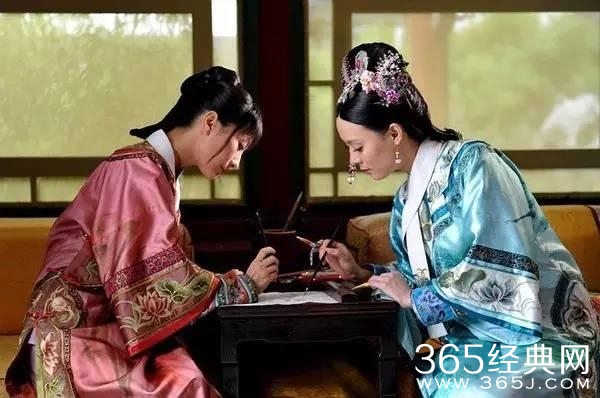 两句话来概括今年暑假档电视剧： 别低头，假发会掉，别流泪，美瞳会爆