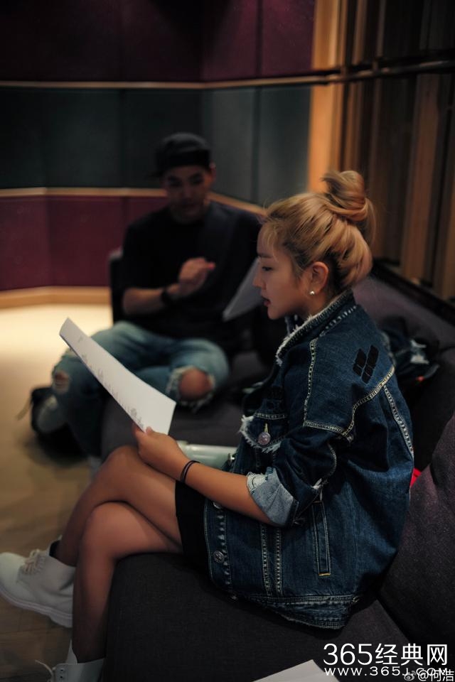 狂减30斤！何洁三个月瘦回纸片人