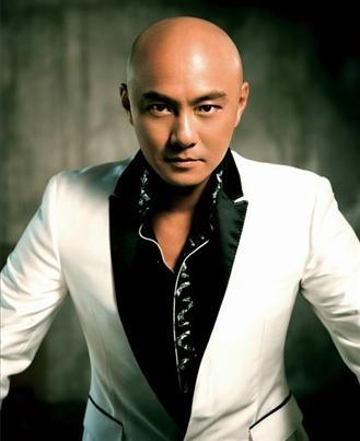 此人被视为周星驰的接班人，被成为电视剧版周星驰，现在只是配角