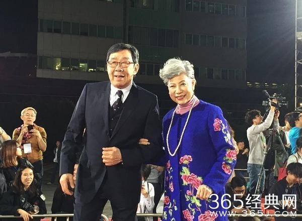 至今未婚的罗兰，成为圈中备受爱戴的老大姐