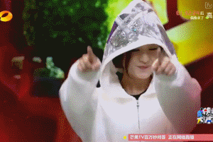 小花里跳舞最好的是刘诗诗、胖迪，舞姿最蠢萌的居然是赵丽颖