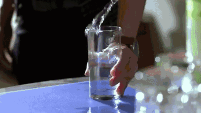 男人只是生育机器,这部反讽神剧简直爽到飞起