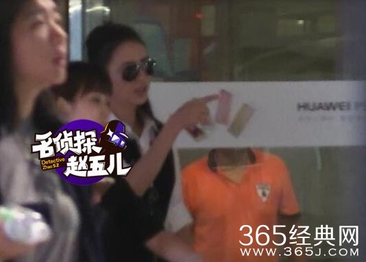 佟丽娅女汉子娇惯男助理 心急回家想抱娃