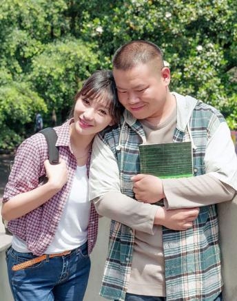 模范老公小岳岳竟因一场电影劈腿大胸美女，疑有私生子