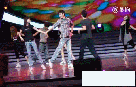 张翰郑爽7年前上《快乐大本营》未播彩排画面曝光，还有这么一段