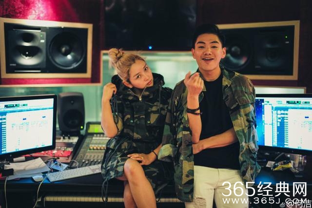 狂减30斤！何洁三个月瘦回纸片人