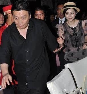 范冰冰发文感恩工作室 网友惊奇发现图中的某个男人非比寻常