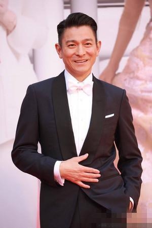 曝刘德华再度当爸 昔日对不起喻可欣是为什么？