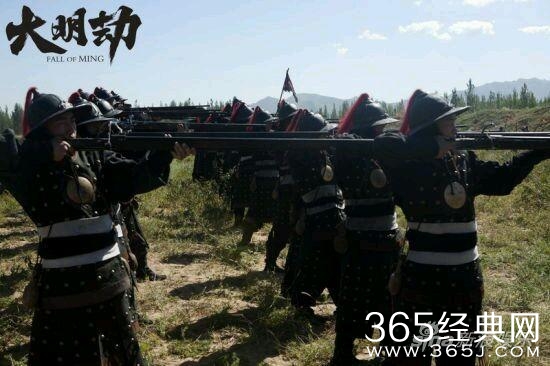 画里的大明军队士兵服饰,哪部影视剧更接近?大明劫还是锦衣卫?