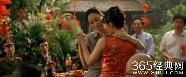 这部影片有内地最美的肉体，一眼难忘的长腿，蒸腾湿润的情欲..