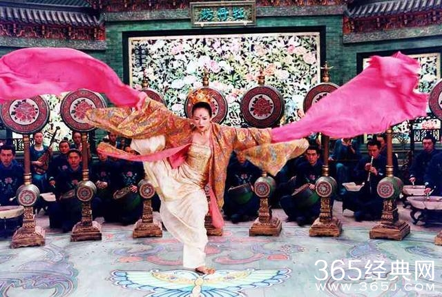 小花里跳舞最好的是刘诗诗、胖迪，舞姿最蠢萌的居然是赵丽颖