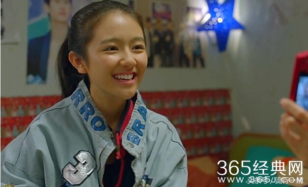 “中国式闺女”李兰迪长相甜美整体不输“国民女儿”关晓彤