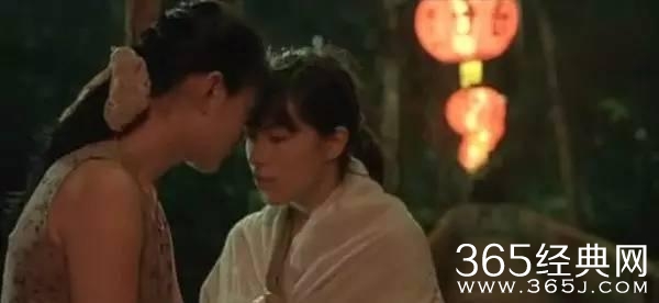 这部影片有内地最美的肉体，一眼难忘的长腿，蒸腾湿润的情欲..