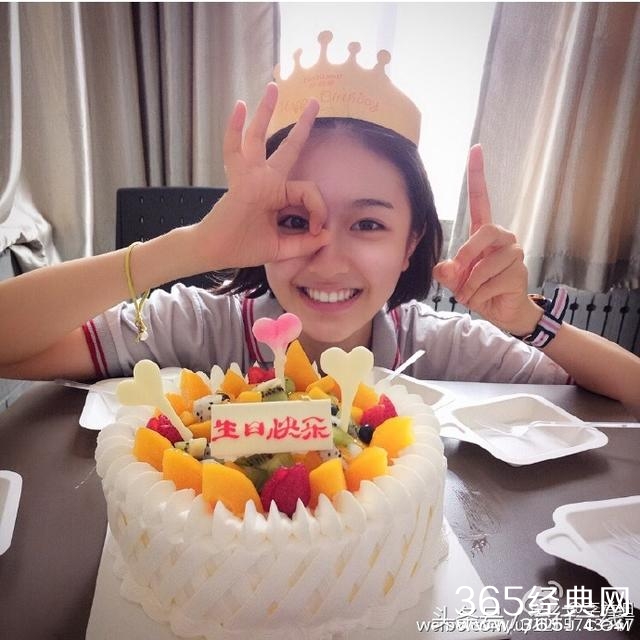 “中国式闺女”李兰迪长相甜美整体不输“国民女儿”关晓彤