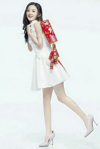 赵丽颖的鞋子为什么都大那么多，不会掉么？