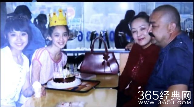 你看过当红小花们的中学照片吗？除了郑爽基本都是校花级别！